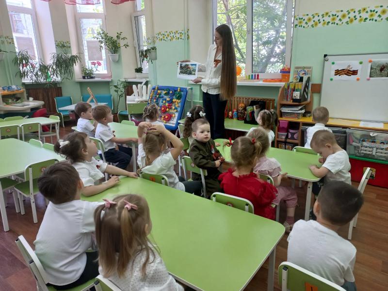 Занятие посвященное 9 мая в младшей группе