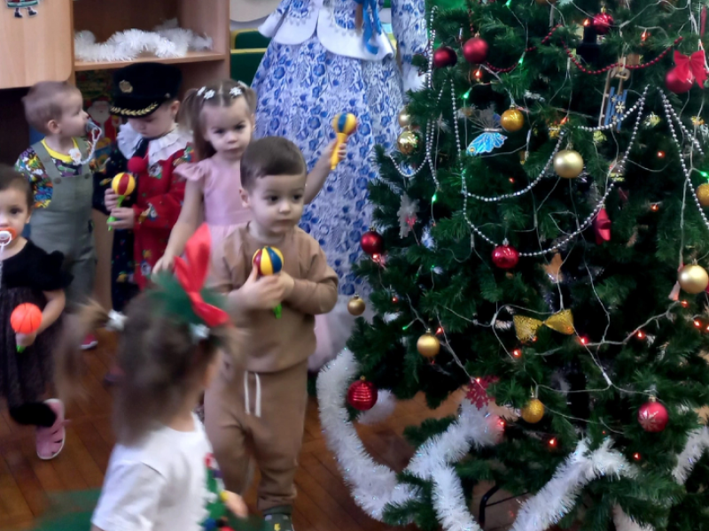Новогодний утренник в ясельной группе 